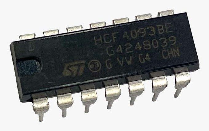 CD4093 Quad NAND Schmitt Trigger